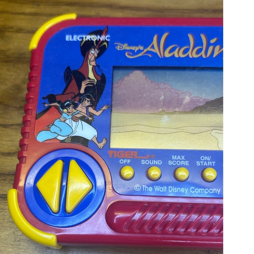 Tiger Electronics Aladdin Handheld Game Red Plastic Vintage 1990 - Picture 7 of 9